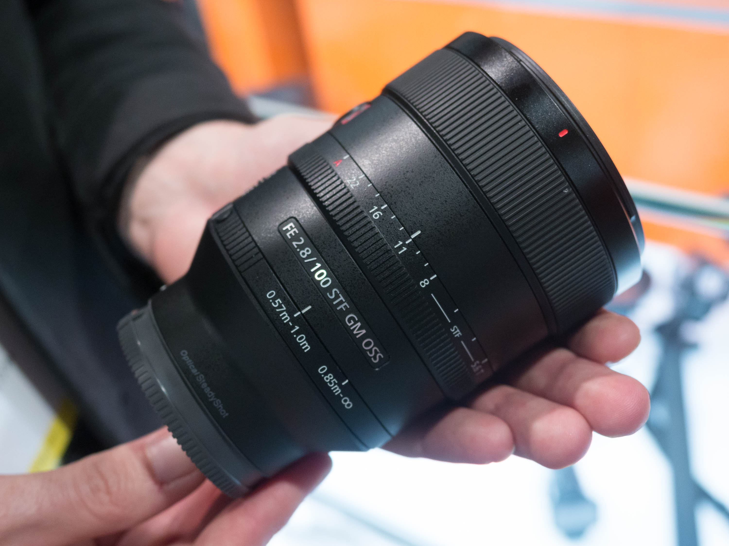  Sony 100mm F2 8 G STF FE 85mm F1 8